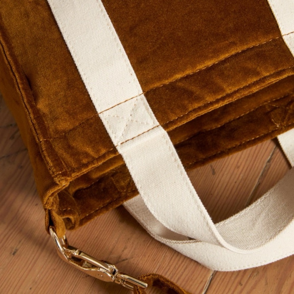 Velvet tote bag NWT - Picture 3 of 5